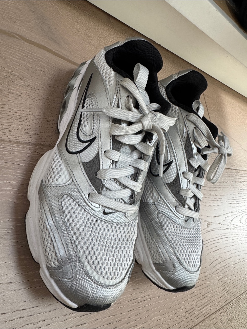 Nike womens Silver, White & Black Mesh Running Sneakers